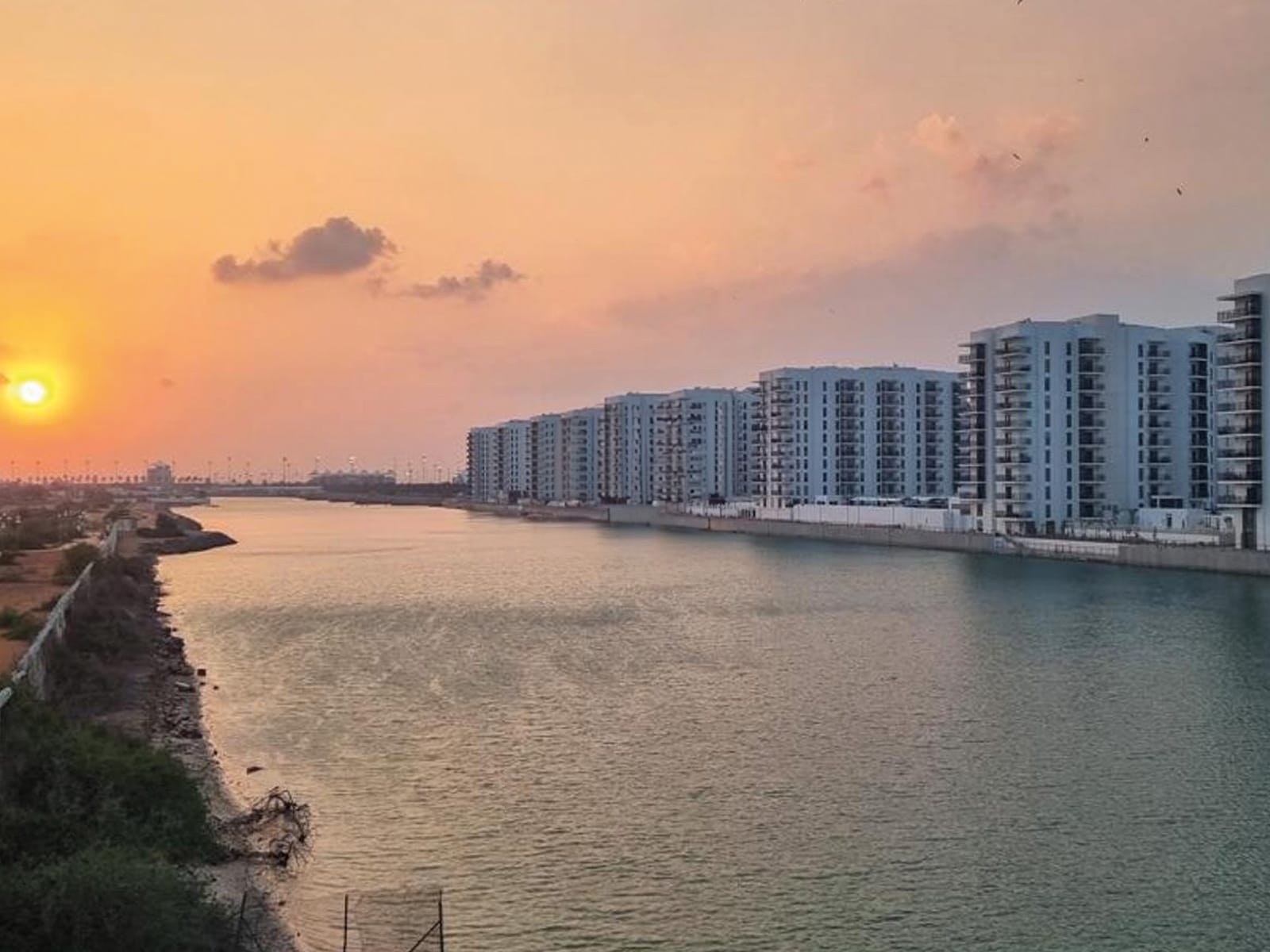 Waters-Edge-1-BHK-4