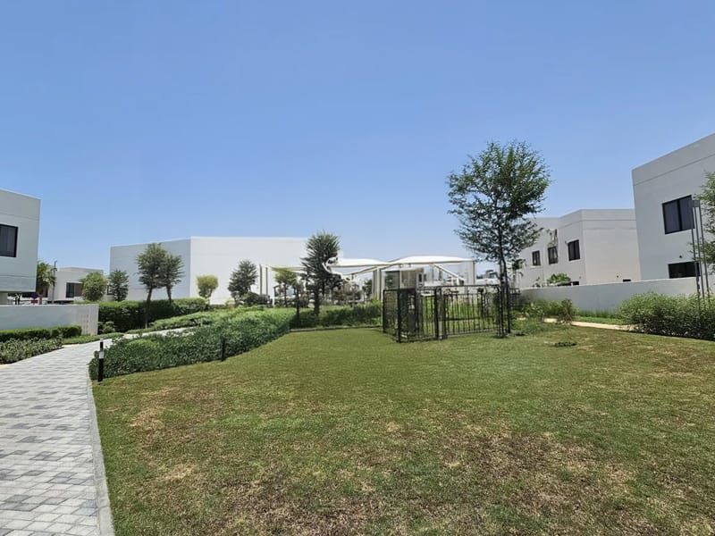 Noya-Yas-Island-outdoor-Park-2